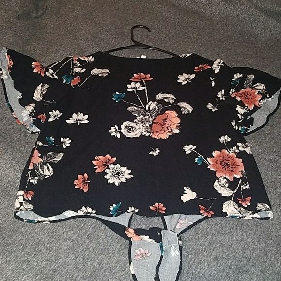 Top - Picture 2 of 3